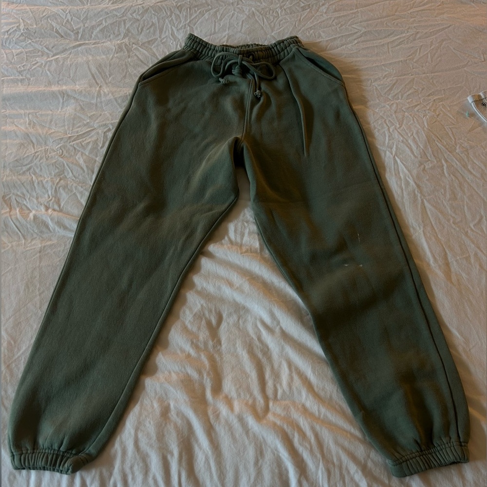 Missguided women’s jogger in green - size US 2